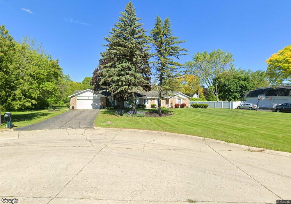 1083 Woodkrest Dr, Flint, MI 48532 - photo 1