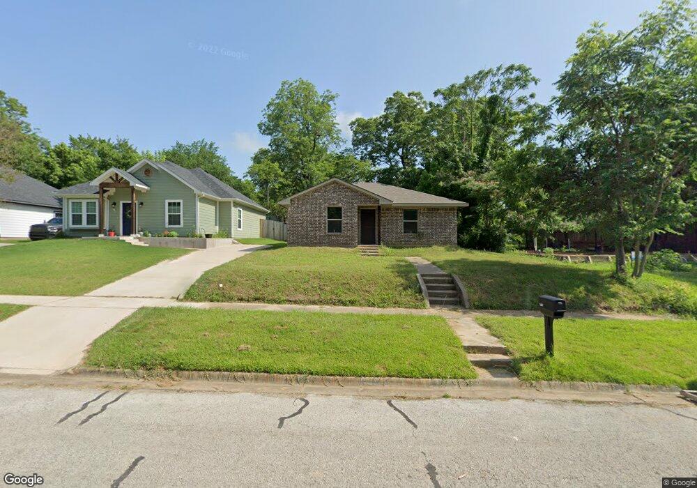 411 W Walker St, Denison, TX 75020 - photo 1