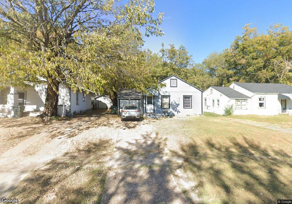 2122 Columbus St, Muskogee, OK 74401 - photo 1