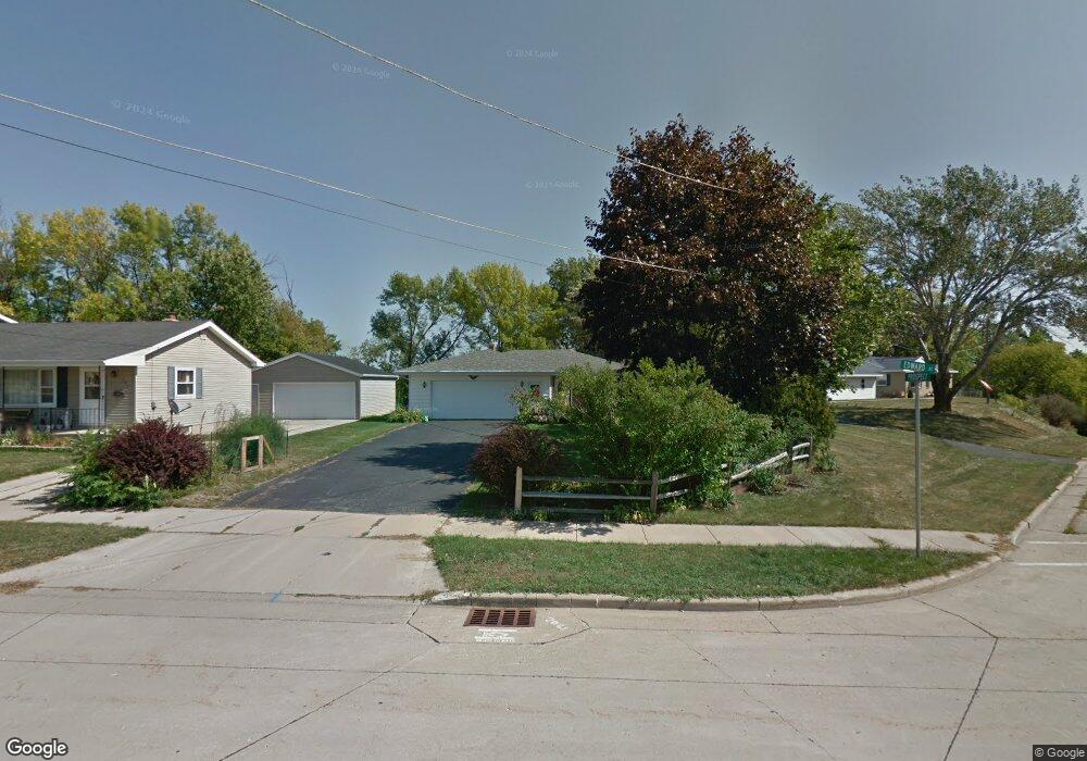 202 Edwards St, Combined Locks, WI 54113 - photo 1