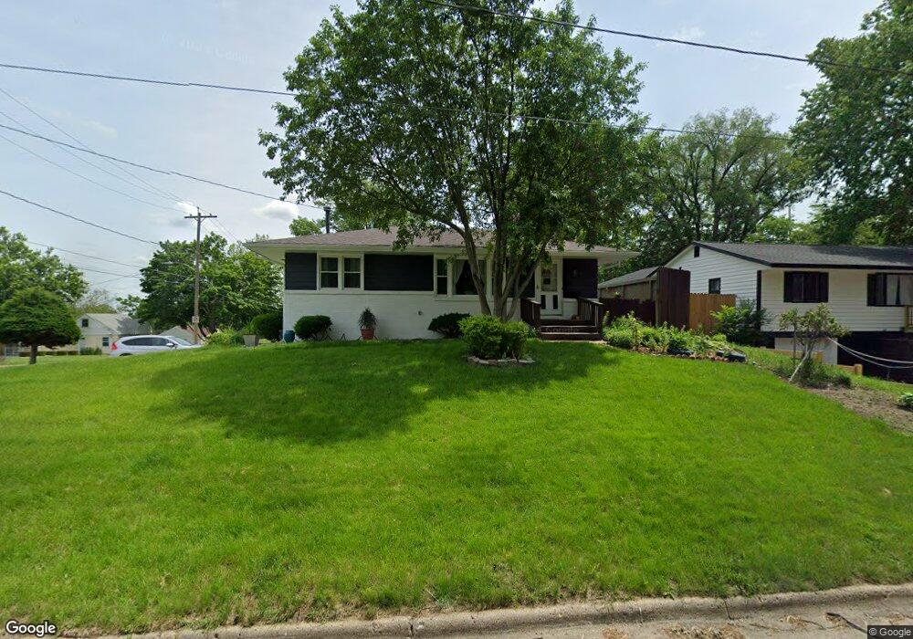 2821 E 27th St, Des Moines, IA 50317 - photo 1