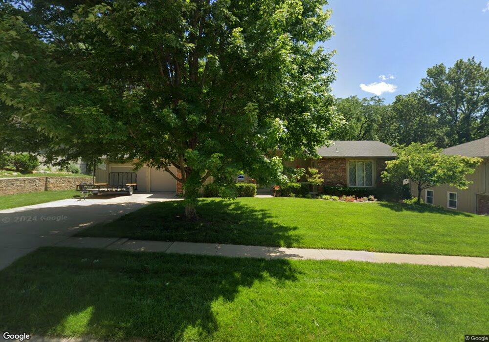 2523 SW 35th Terrace, Topeka, KS 66611 - photo 1