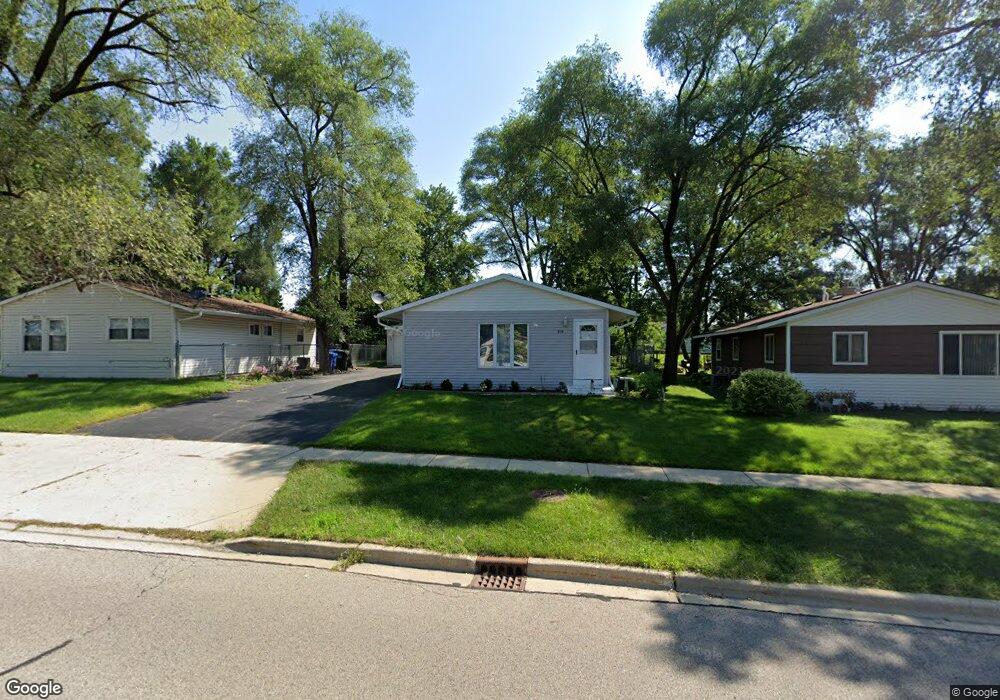 318 Tulsa Ave, Carpentersville, IL 60110 - photo 1