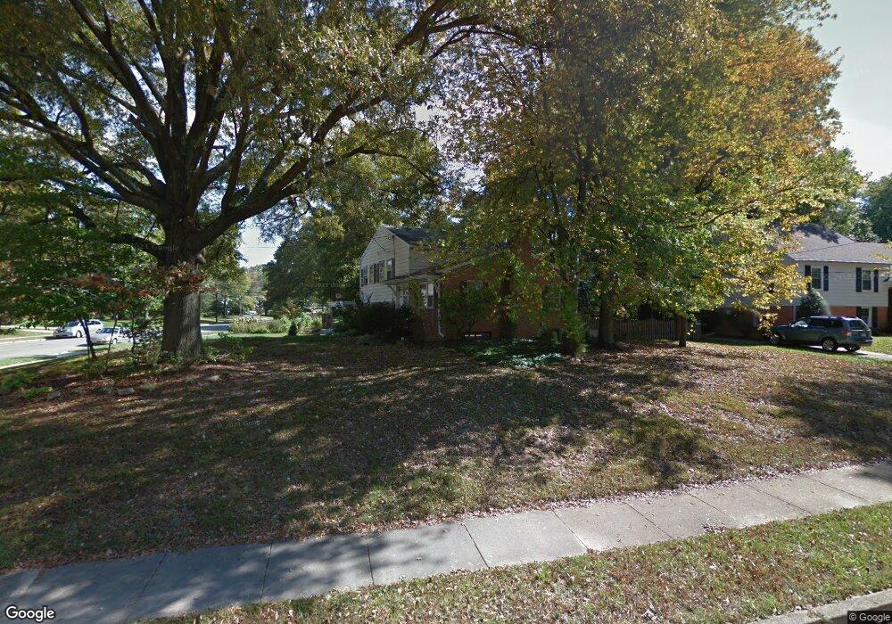 1105 Waynewood Blvd, Alexandria, VA 22308 - photo 1