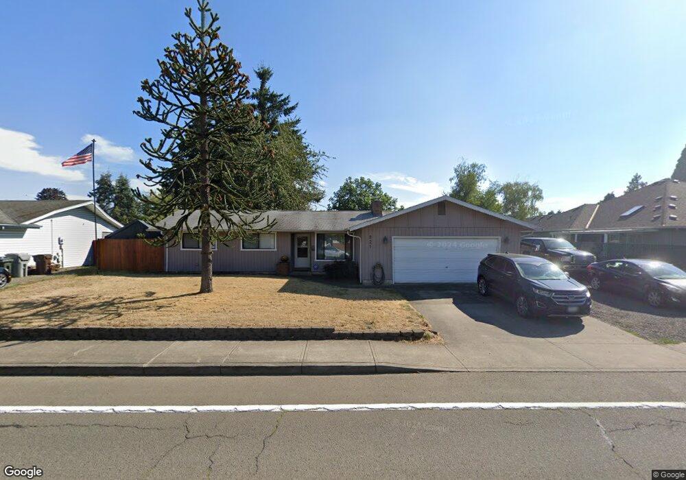 821 N Knights Bridge Rd, Canby, OR 97013 - photo 1