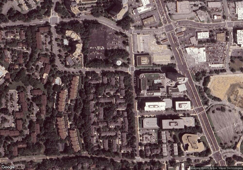 11433 Hollowstone Dr, Rockville, MD 20852 - photo 1