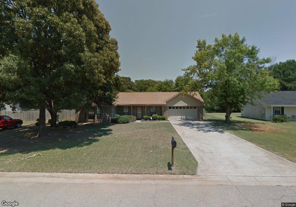 304 Westfield Dr, Warner Robins, GA 31093 - photo 1