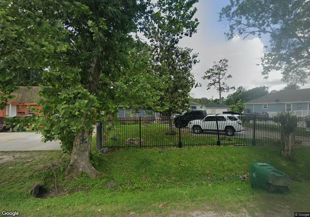 1314 Sadler St, Houston, TX 77022 - photo 1