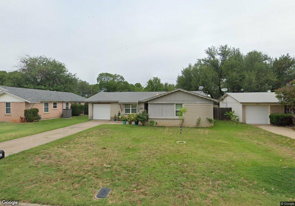 772 Treadwell Dr, Hurst, TX 76053 - photo 1