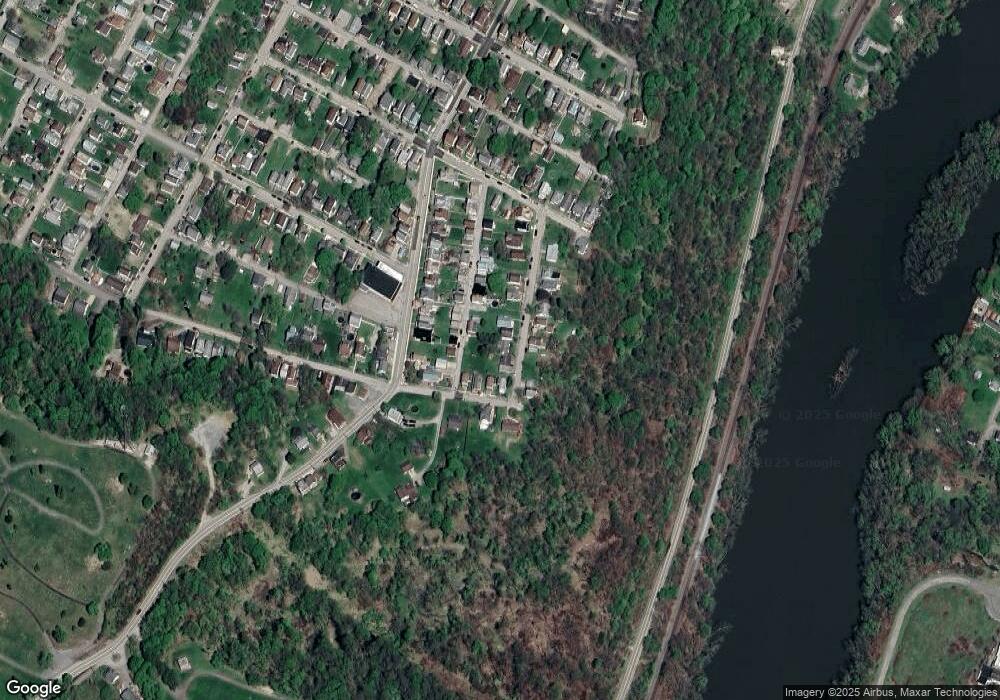 1020 Poe St, Vandergrift, PA 15690 - photo 1