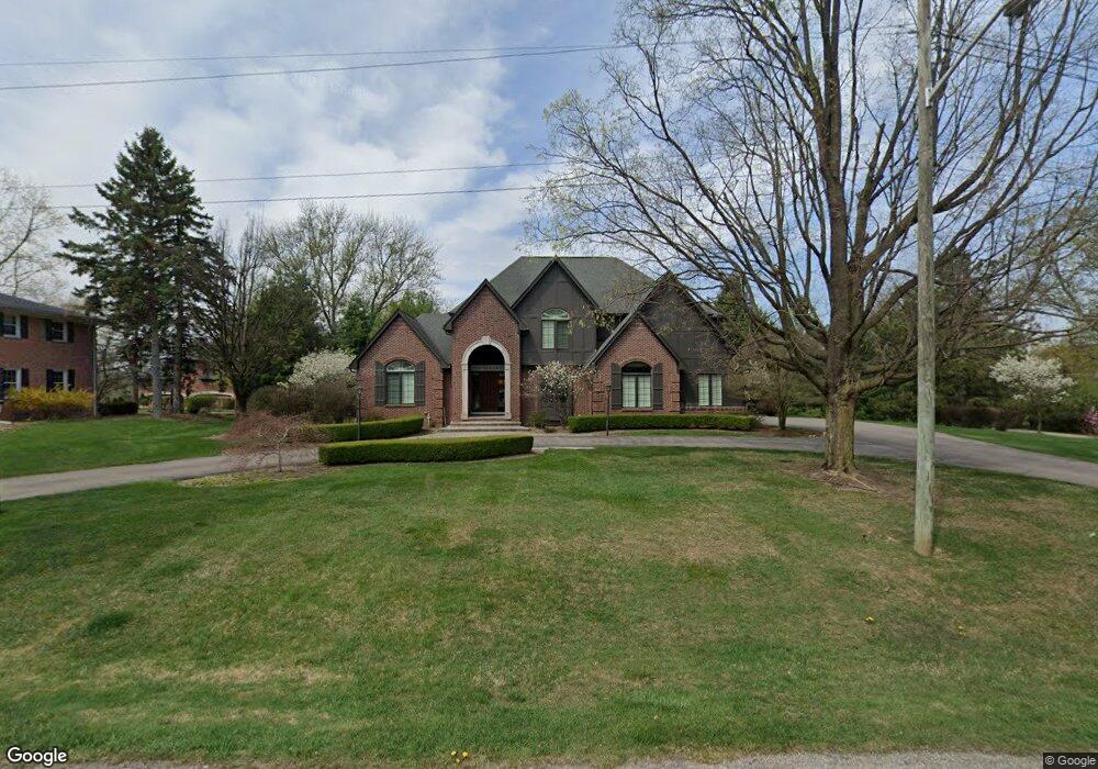 3310 Kernway Dr, Bloomfield Hills, MI 48304 - photo 1