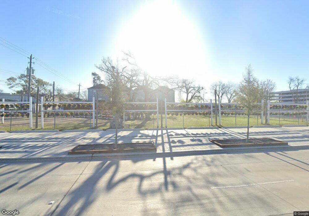 2710 N Durham, Houston, TX 77008 - photo 1