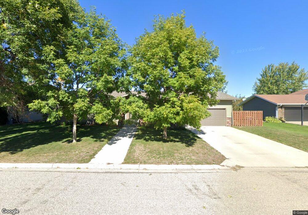 602 10th St SW, Jamestown, ND 58401 - photo 1