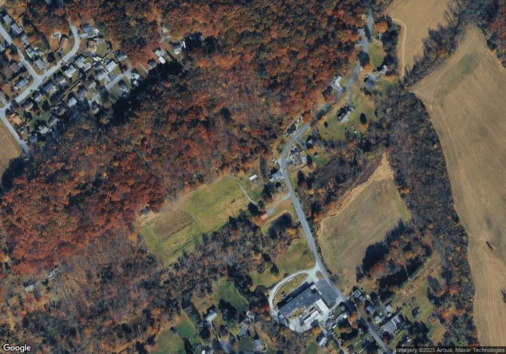 720 Franklin St, Alburtis, PA 18011 - photo 1