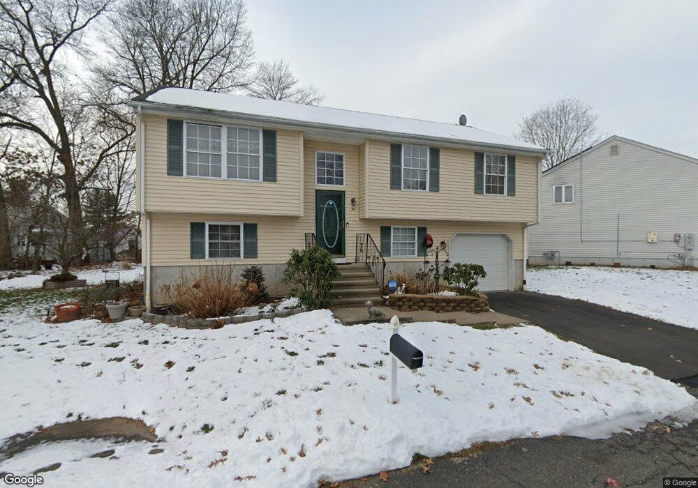 38 Bennett Cir, Hartford, CT 06120 - photo 1