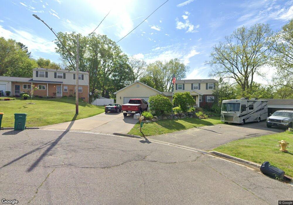 404 Sharon Dr, Flushing, MI 48433 - photo 1