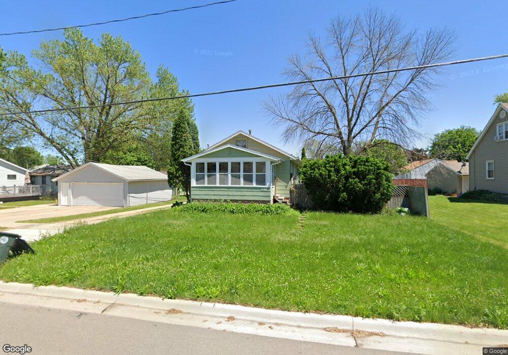 1617 W 6th St, Waterloo, IA 50702 - photo 1