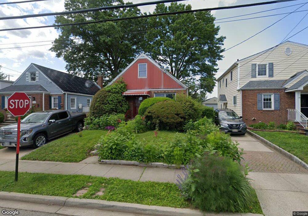 114 Albertson Place, Mineola, NY 11501 - photo 1