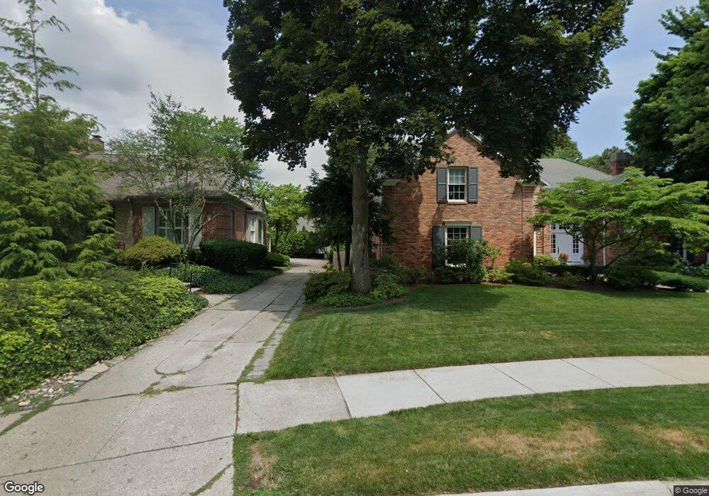 232 Stephens Rd, Grosse Pointe Farms, MI 48236 - photo 1