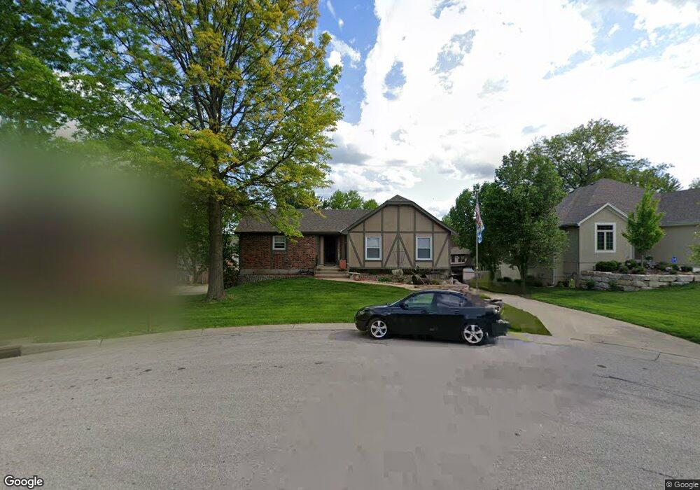 10419 W 49th Place, Shawnee, KS 66203 - photo 1