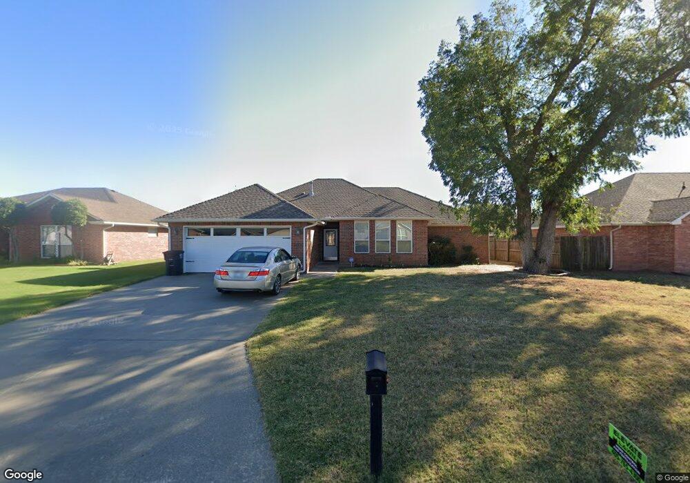 1931 Ridge Crest Dr, Shawnee, OK 74804 - photo 1