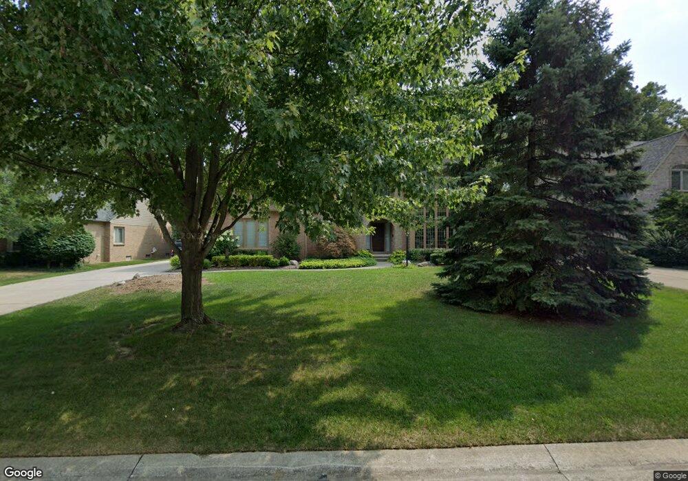 3639 Cedar Shake Dr, Rochester Hills, MI 48309 - photo 1