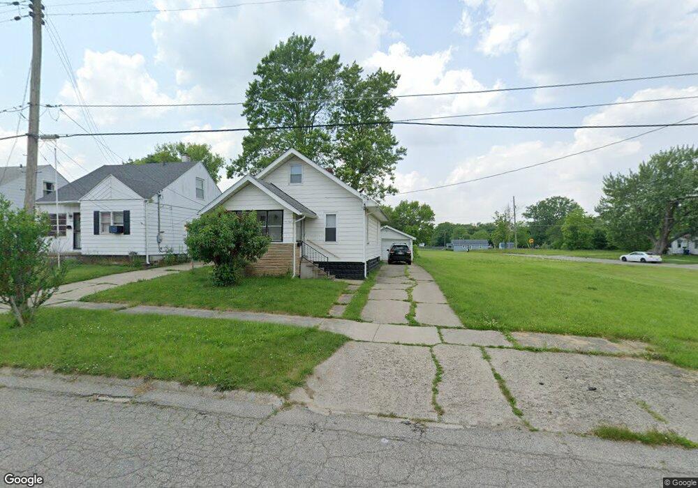 1006 Hughes Ave, Flint, MI 48503 - photo 1