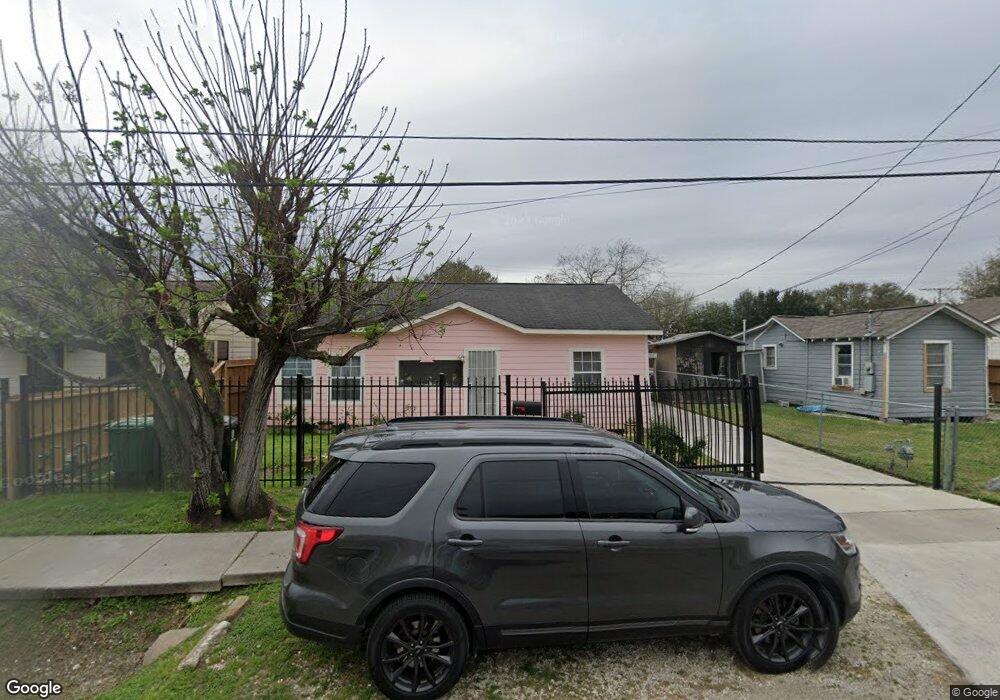 8405 Melrose St, Houston, TX 77022 - photo 1