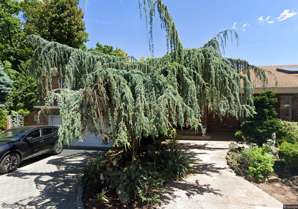 35 E Loop Rd, Staten Island, NY 10304 - photo 1