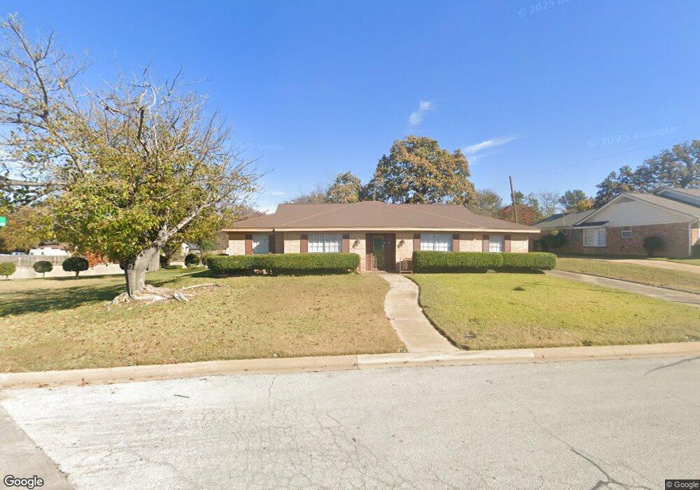 424 Glenn Dr, Hurst, TX 76053 - photo 1