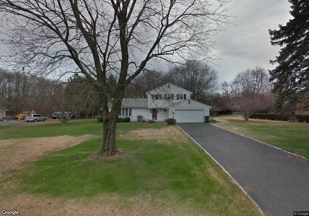 49 Lauderdale Dr, Trumbull, CT 06611 - photo 1