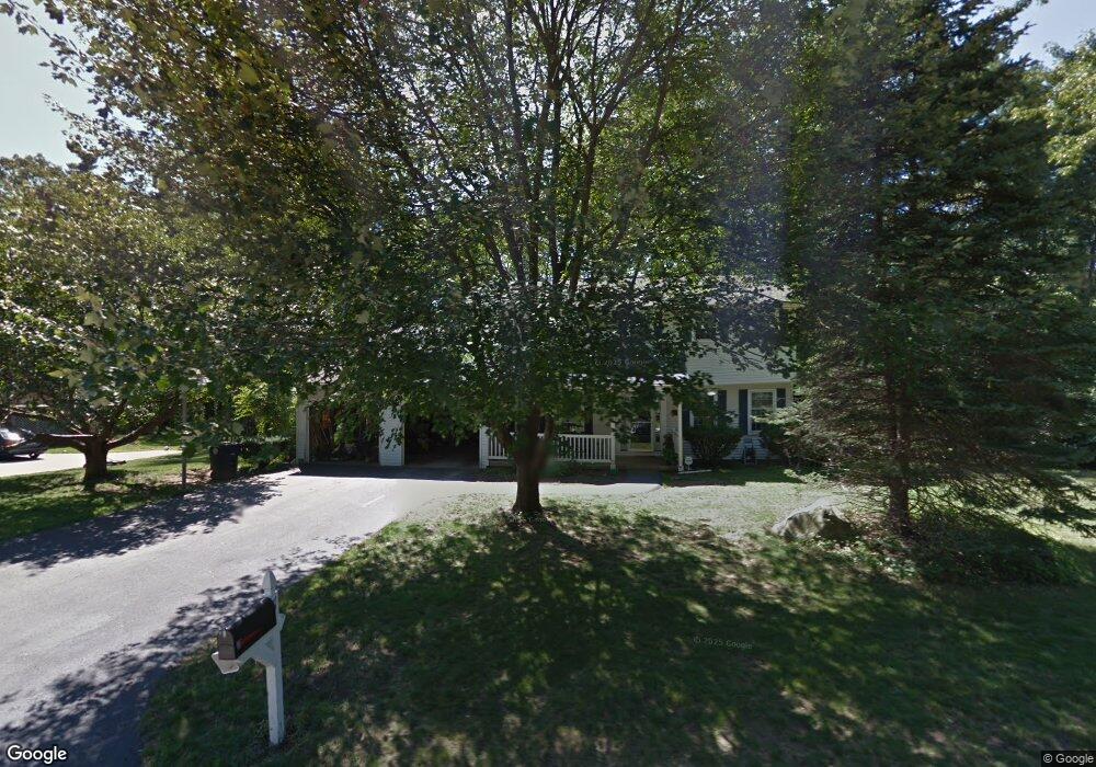 7 Chaucer Rd, Nashua, NH 03062 - photo 1