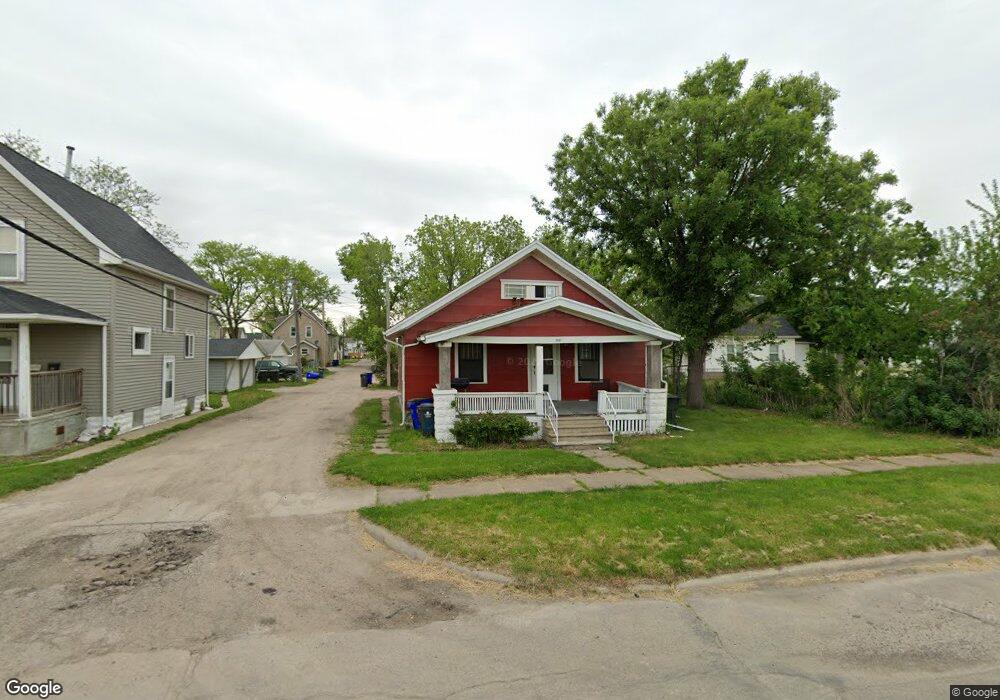610 10th Ave SW, Cedar Rapids, IA 52404 - photo 1