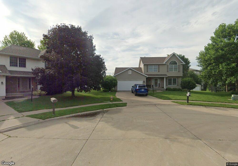 702 N Meadows Ct, Davenport, IA 52806 - photo 1