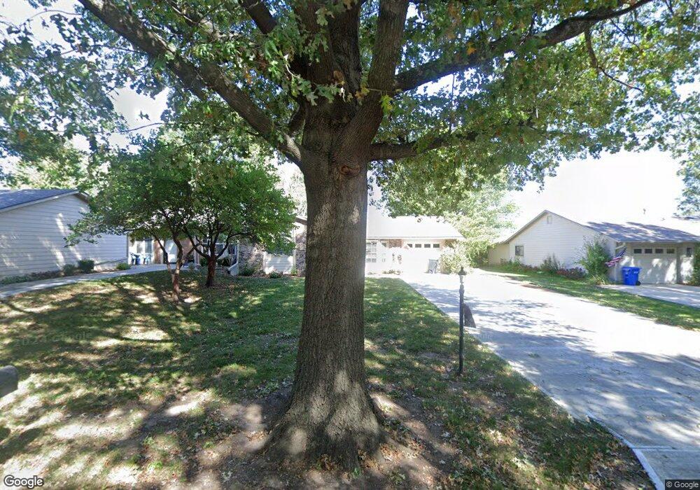 1318 W Johns Blvd, Raymore, MO 64083 - photo 1