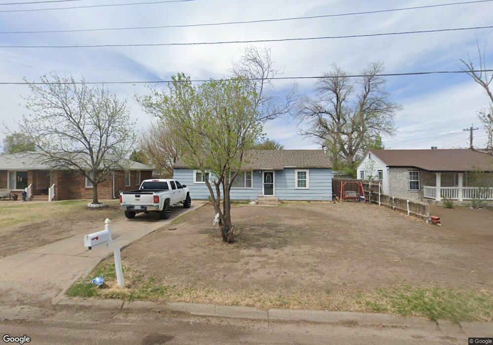 510 W 10th St, Hugoton, KS 67951 - photo 1