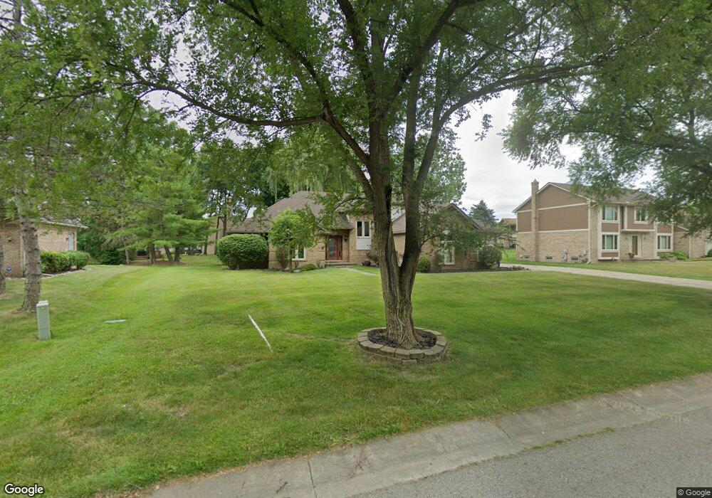 5015 W Pond Cir, West Bloomfield, MI 48323 - photo 1