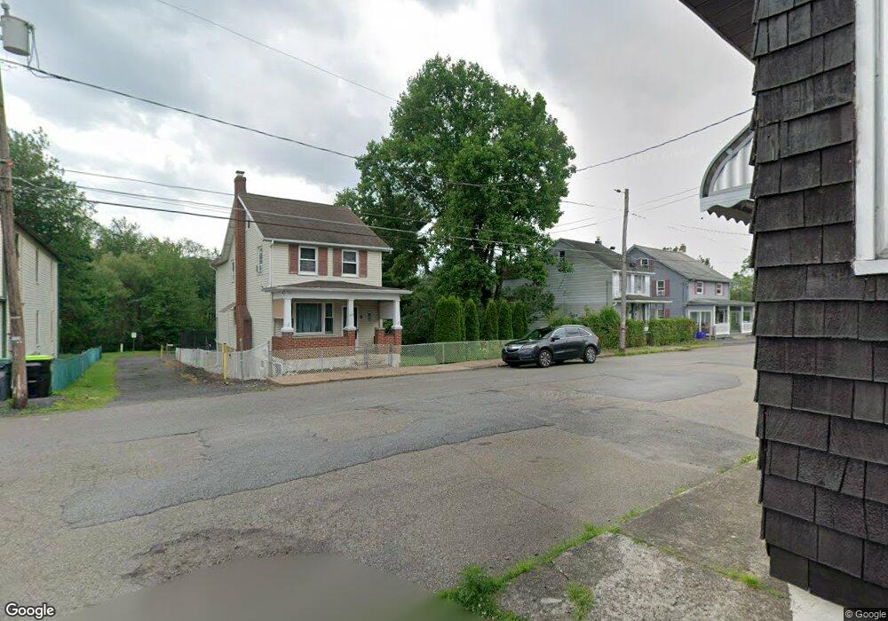 330 W Sherman St, McAdoo, PA 18237 - photo 1