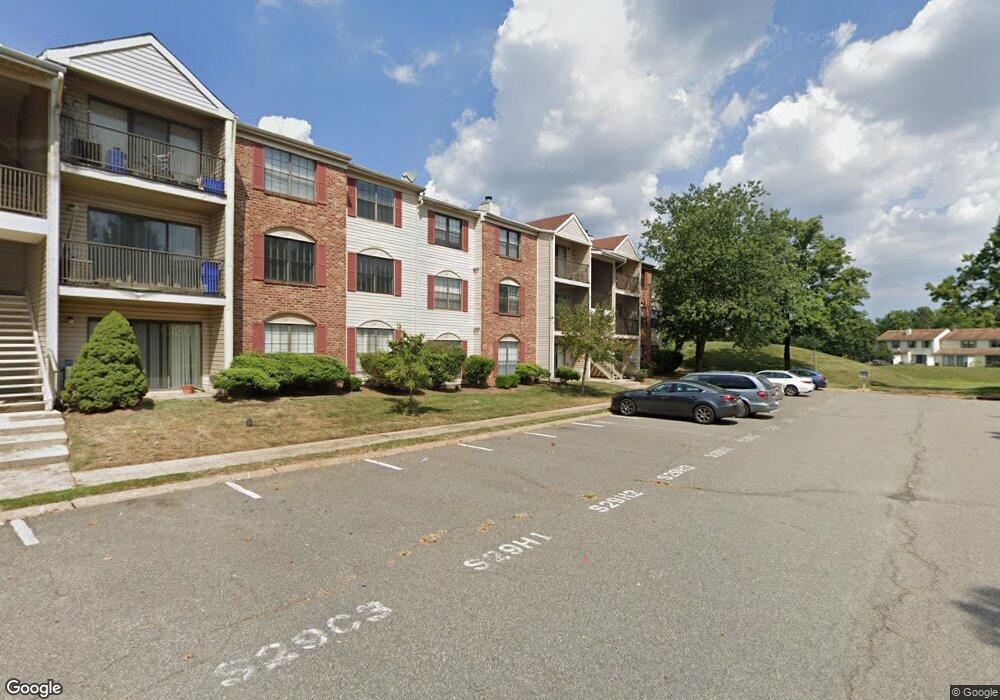 401 Lancaster Ct, Piscataway, NJ 08854 - photo 1