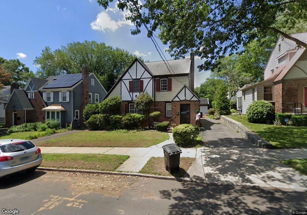 150 Roydon Rd, New Haven, CT 06511 - photo 1