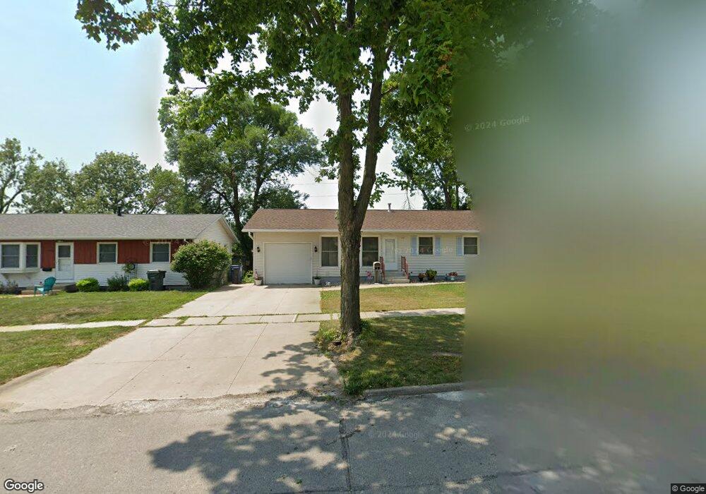 1236 18th St NW, Cedar Rapids, IA 52405 - photo 1