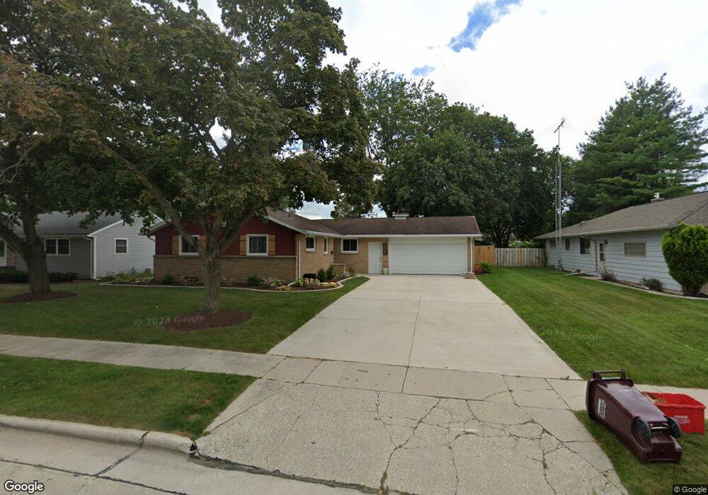 2025 Markham St, Manitowoc, WI 54220 - photo 1