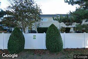 100 Baker Ct Unit 118, Island Park, NY 11558