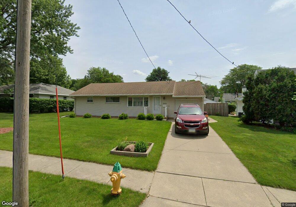 2333 Tomlin Ln, Des Moines, IA 50317 - photo 1