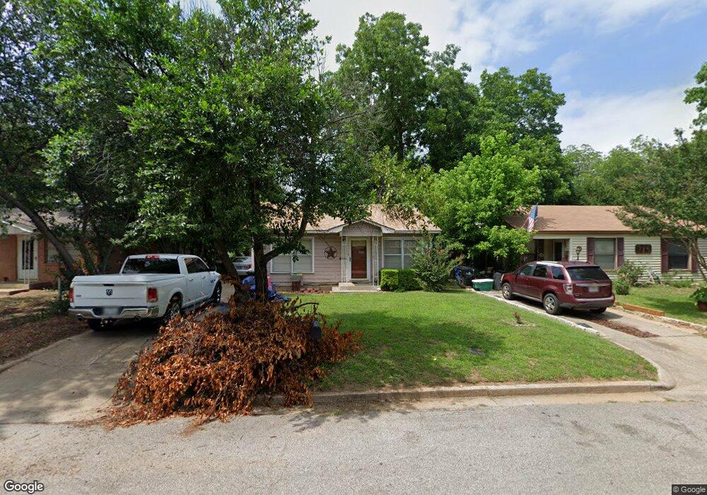715 W Hanna St, Denison, TX 75020 - photo 1