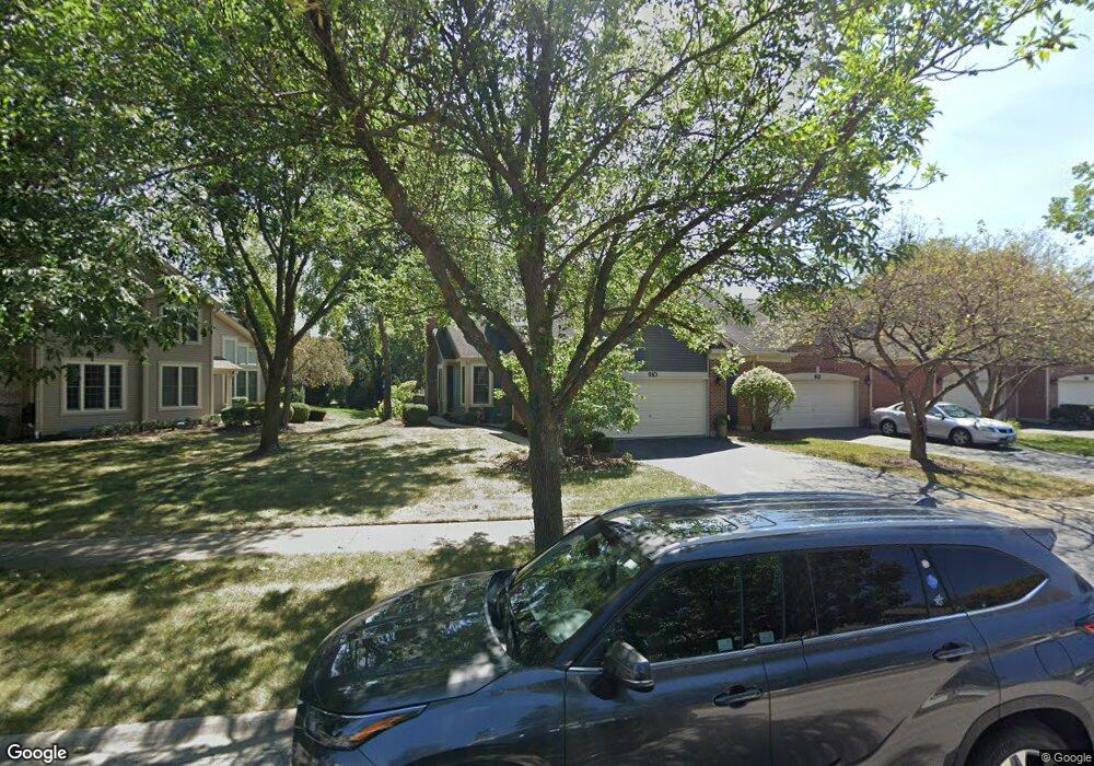 910 Heathrow Ln, Naperville, IL 60540 - photo 1