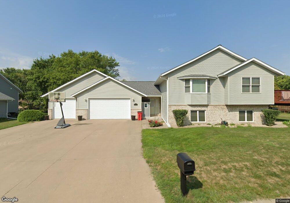 105 Waterford Cir, Winona, MN 55987 - photo 1