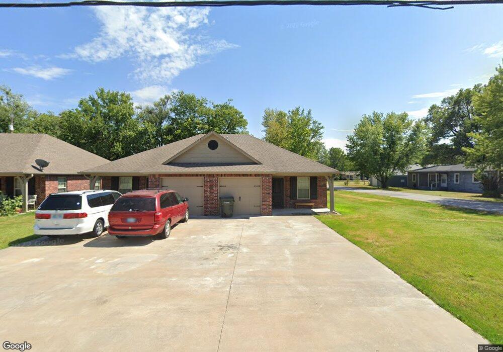 601 E 11th St, Claremore, OK 74017 - photo 1