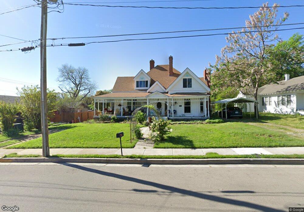 318 E Oak St, Weatherford, TX 76086 - photo 1