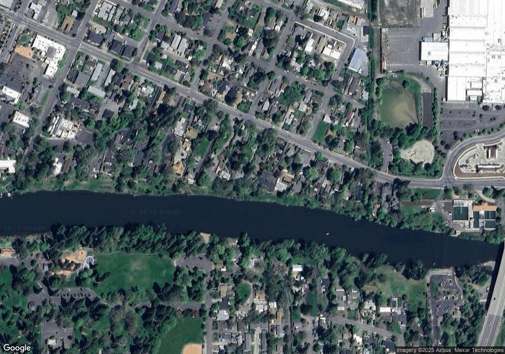 609 SE M St, Grants Pass, OR 97526 - photo 1